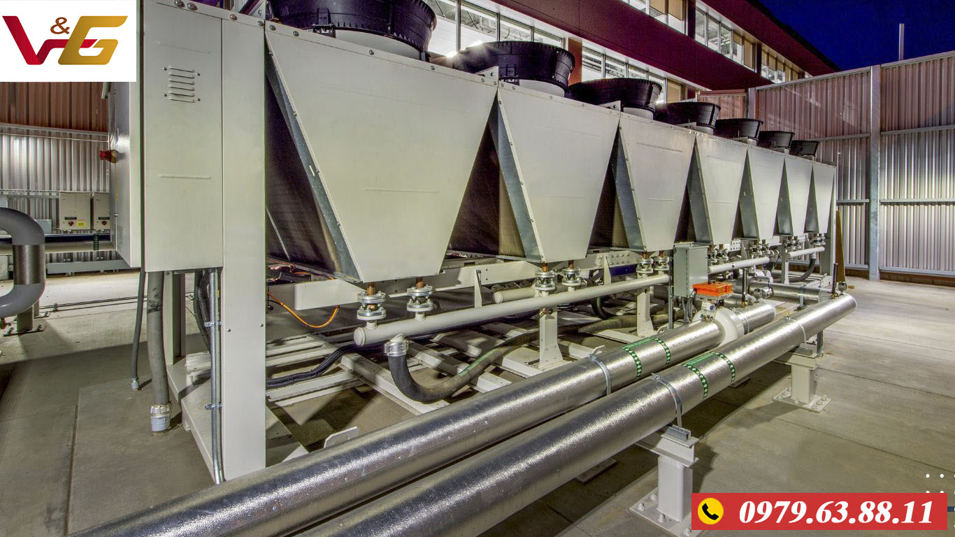 Hệ thống chiller giải nhiệt nước trong nh&agrave; m&aacute;y